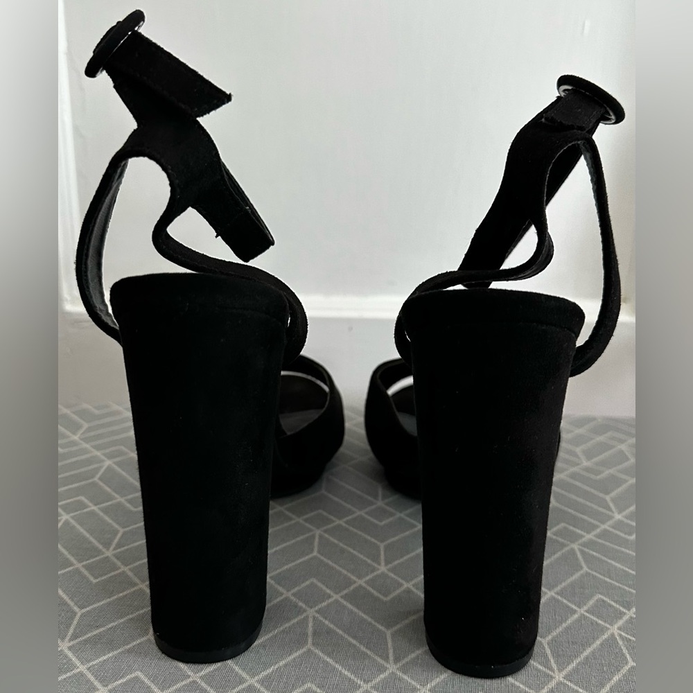 Lulu’s Black Heels - Picture 3 of 7
